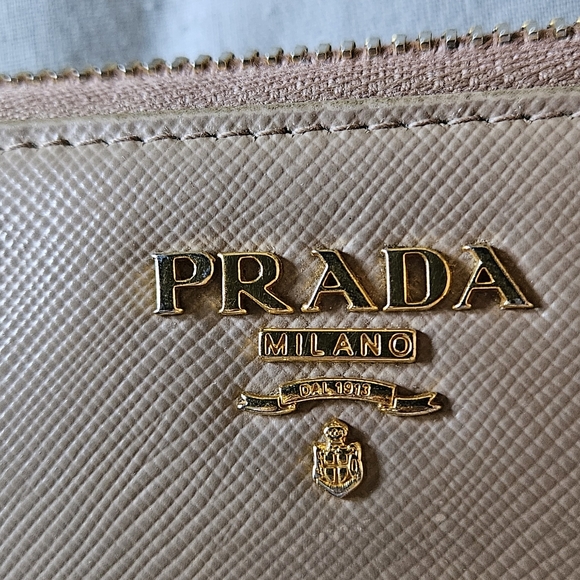 Prada Wallet - Picture 15 of 15